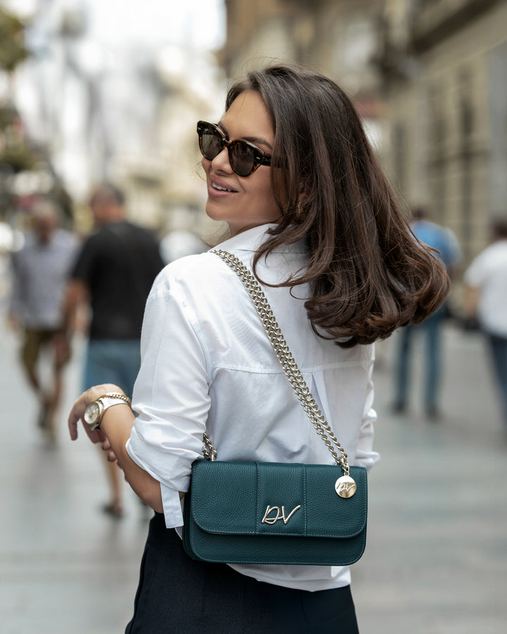 Zelena tašna sa lancem