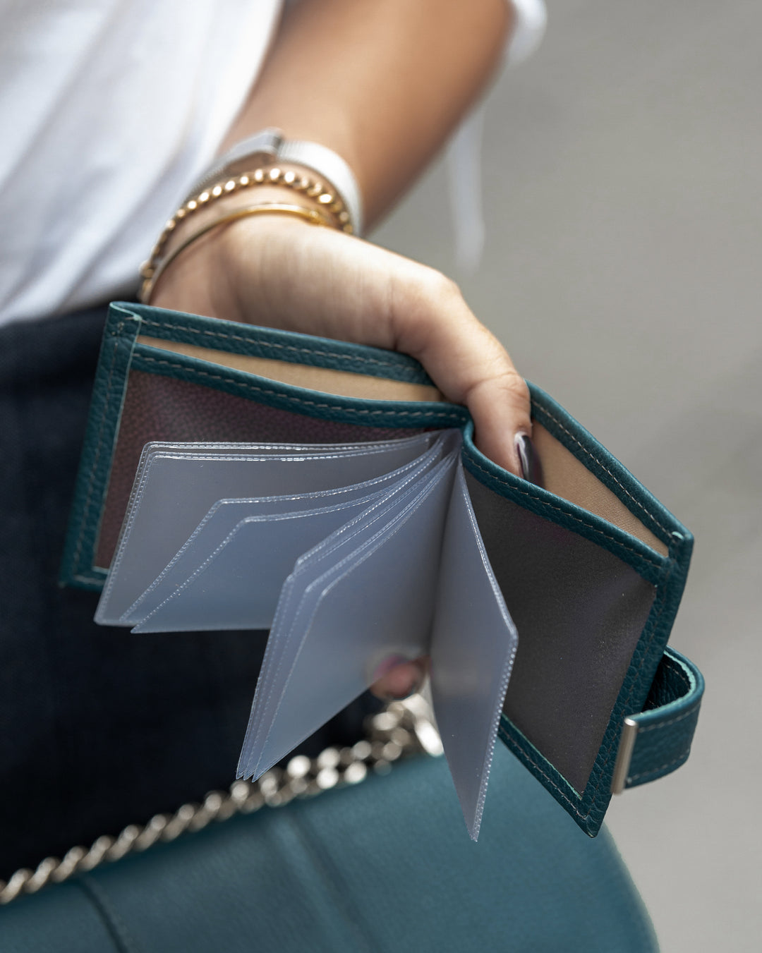 Zelena futrola za kartice